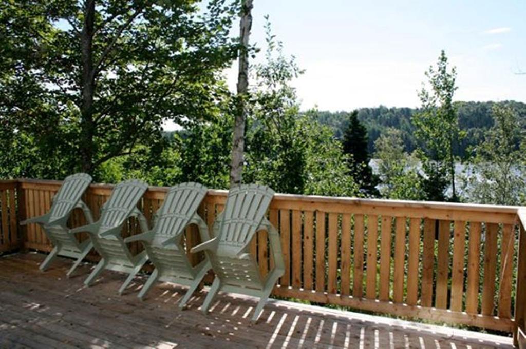 Lanes Riverhouse Inn & Cottages Montague Szoba fotó